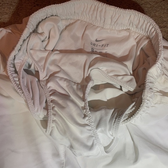 Nike athletic shorts. Size XS. No stains. Like new. - Picture 5 of 5